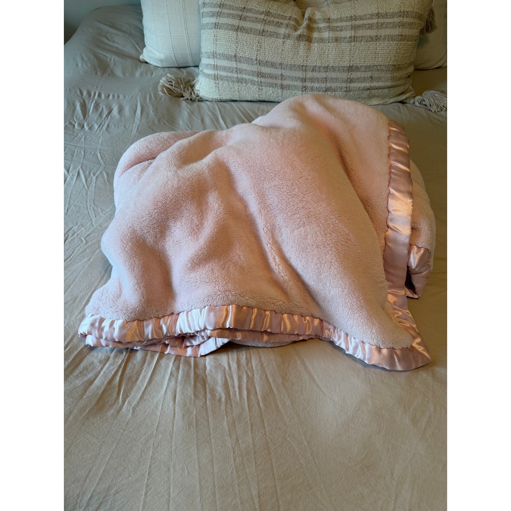Simply Shabby Chic Rachel Ashwell Plush Blanket Pink Satin Trim Twin 62x86